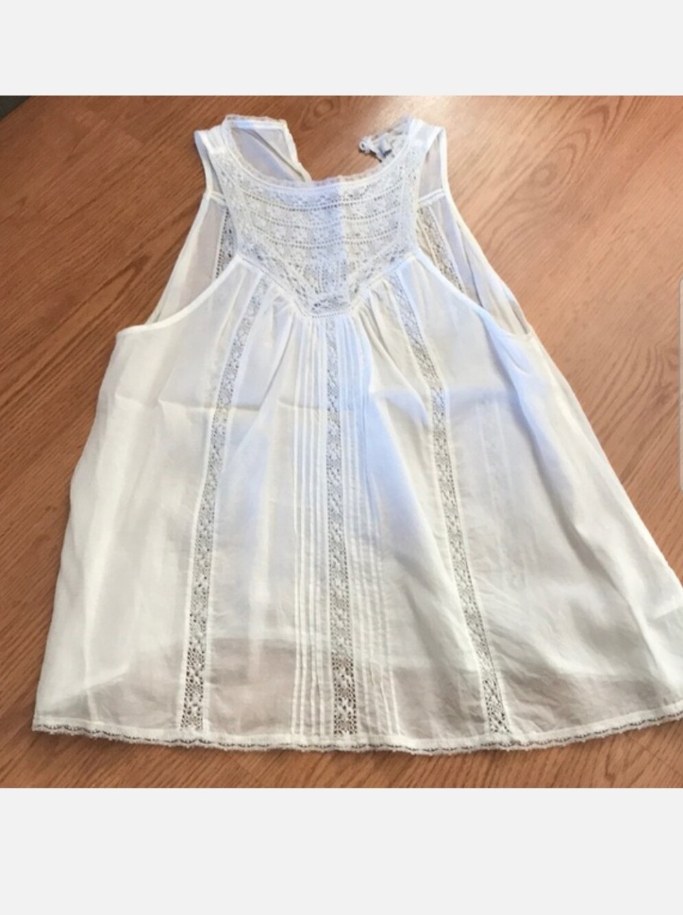 White Lace Trim Sleeveless Women's Top